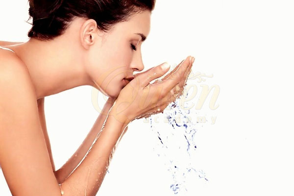 cách trị mụn trong mùa hè bạn nên biết