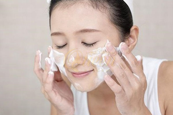 Rửa mặt sạch 