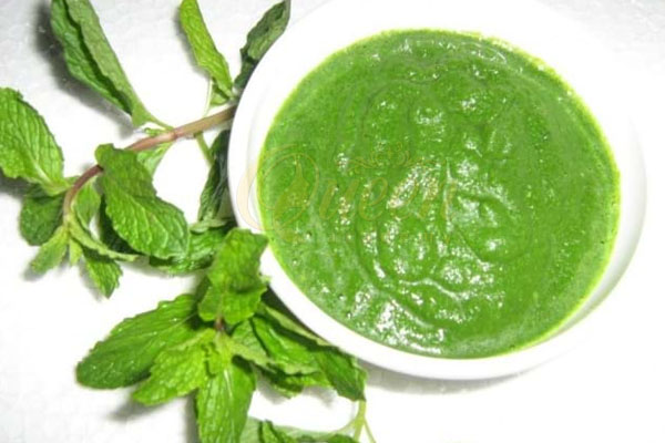 trị sẹo mụn với lá bạc hà cực hay