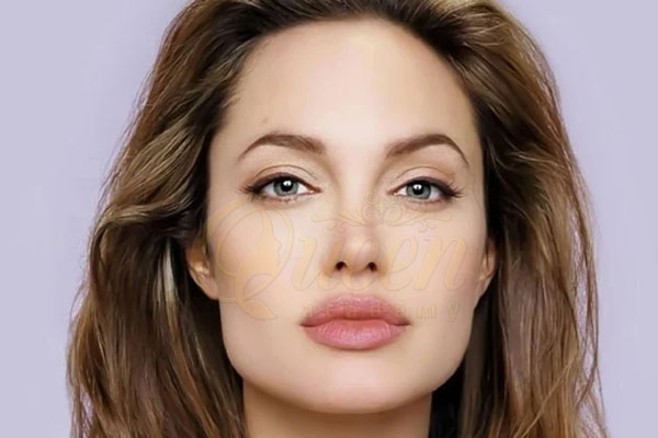 chân mày có sự cân xứng hợp với khuôn mặt vuông