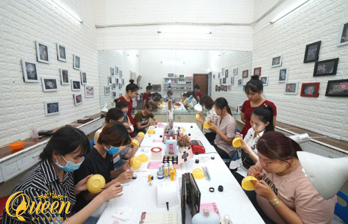 học làm nail nghề hot hiện nay