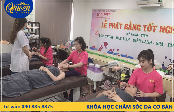 đội ngũ giảng viên tận tâm giàu kinh nghiệm