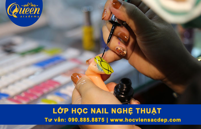 lớp học nail nghệ thuật miễn phí tại queen academy