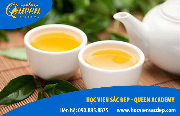 nước trà xanh giúp làn da sạch sẽ, hết dầu nhờn 