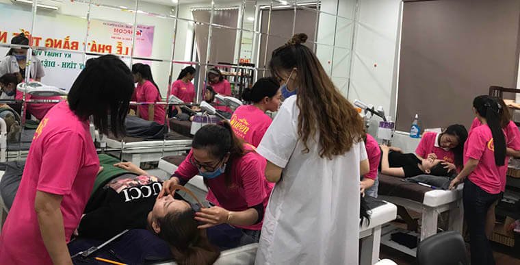 Có nên học phun xăm không? Những lưu ý cần biết