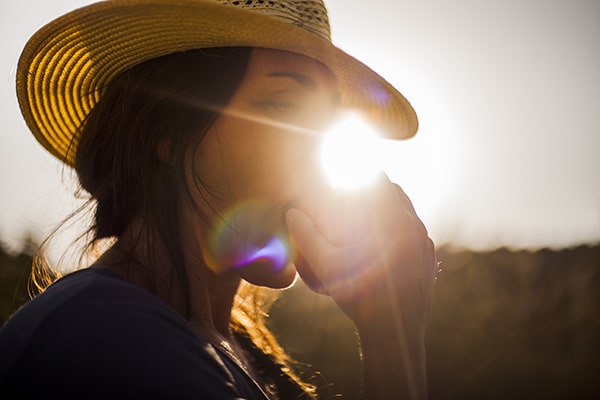 không nên tiếp xúc ánh nắng mặt trời sau tiêm filler