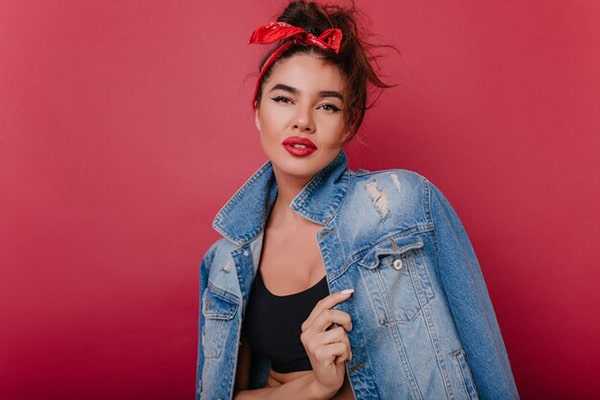 Đối tượng chỉ định và chống chỉ định phun môi màu đỏ hồng