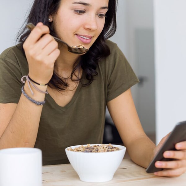 Xăm môi ăn cơm với gì