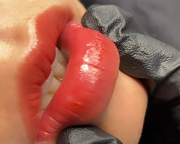 Xăm, Phun môi có ăn được bánh mì không?