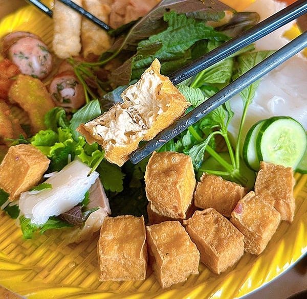 Bún đậu mắm tôm là món ăn gì?