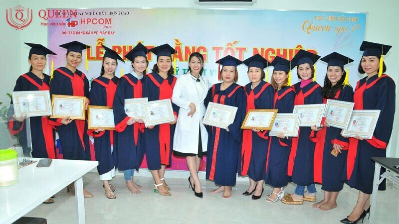 hoc-vien-sac-dep-queen-dao-tao-khoa-hoc-tiem-tan-mo-chuyen-nghiep