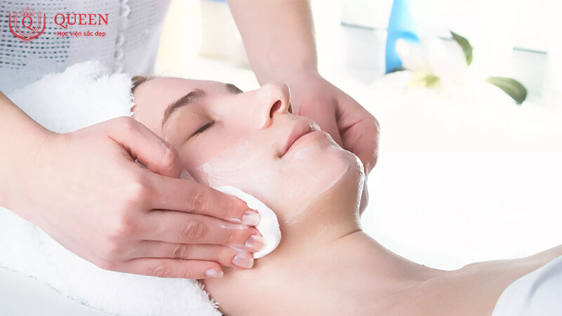 chuyen-gia-tu-van-va-cham-soc-da-chuyen-nghiep