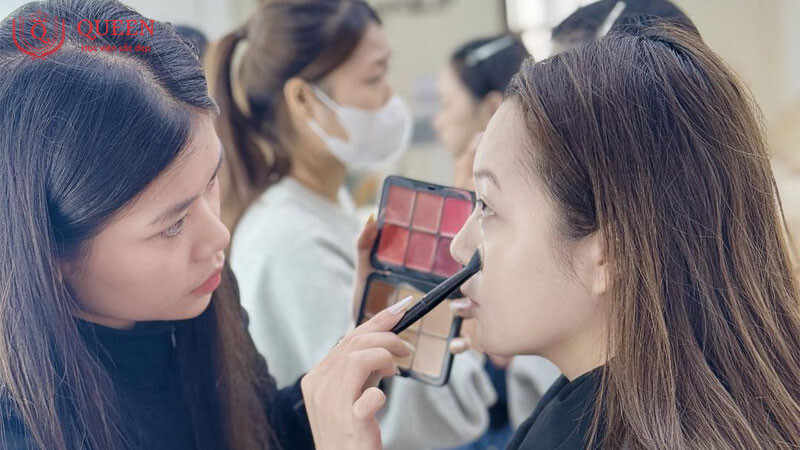 chuyen-vien-trang-deim