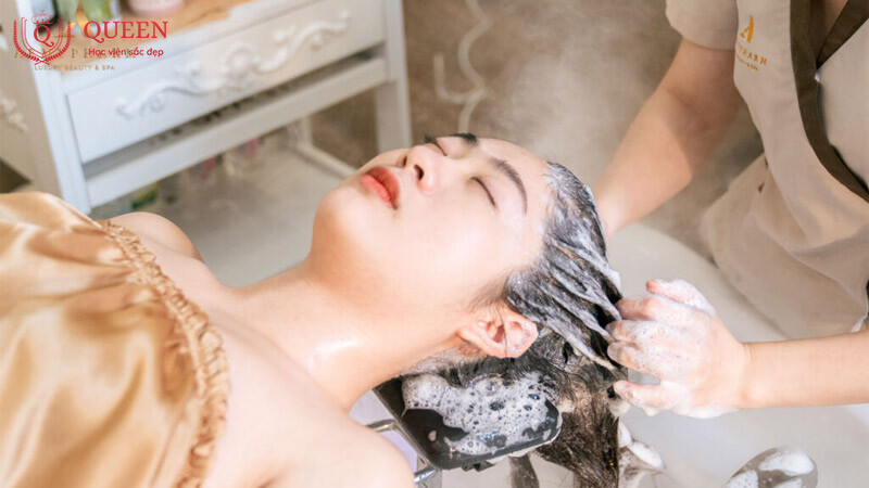 ky-thuat-vien-goi-dau-duong-sinh