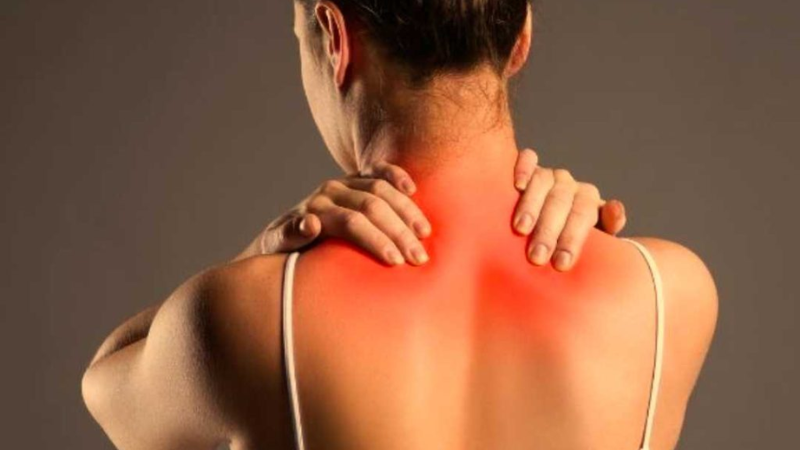 Vì sao thường đau vai gáy dễ tái phát?