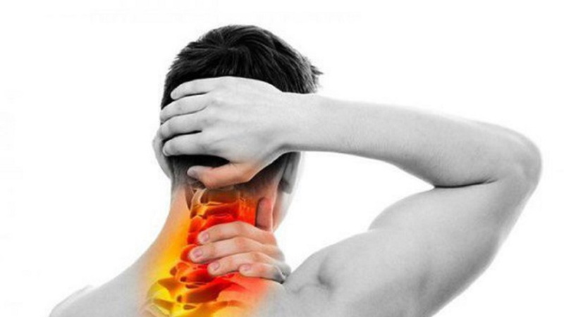 Triệu chứng thường gặp của đau nửa đầu vai gáy