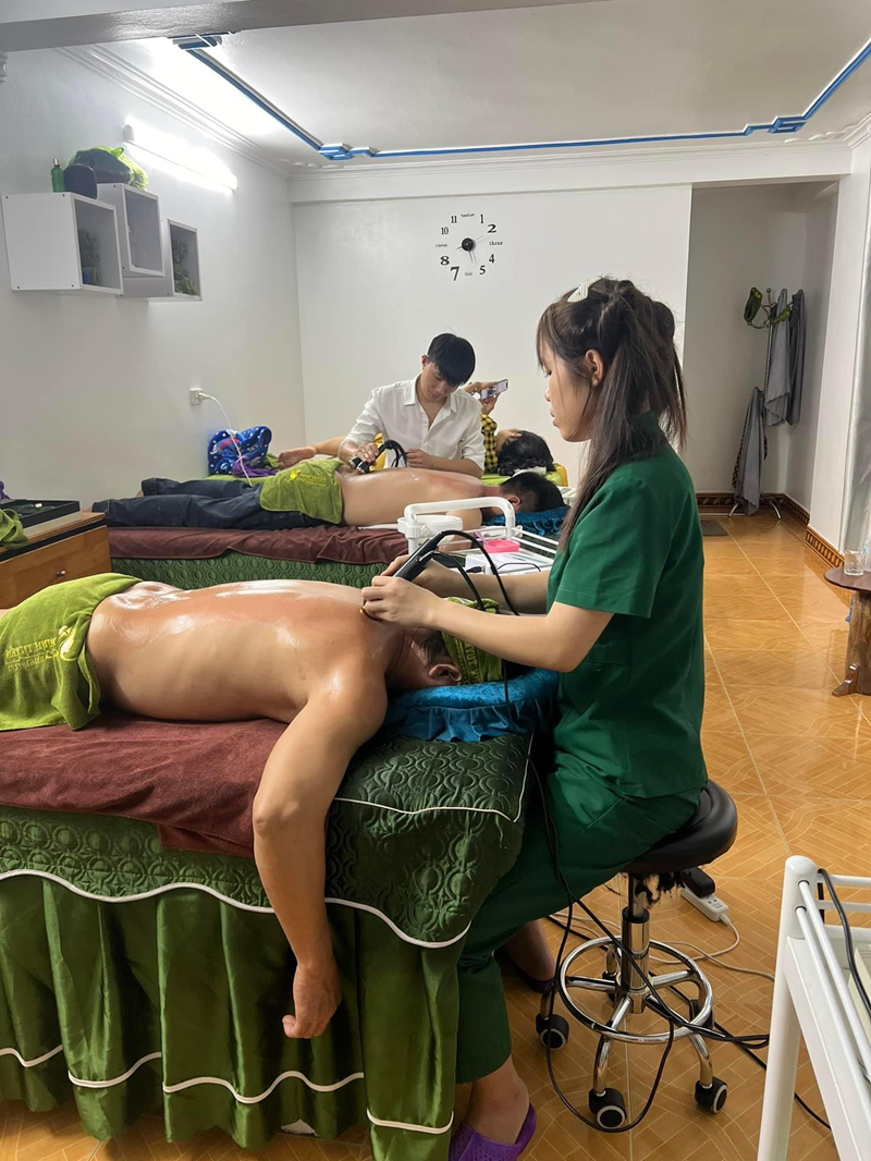 Hinh Anh Nhuong Quyen1