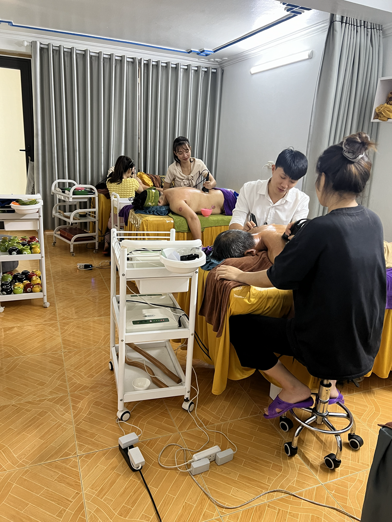 Hinh Anh Nhuong Quyen6